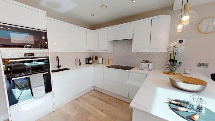 5 Bedroom Terraced House To Rent In Albert Road ( Bed), Lenton, Nottingham, NG7