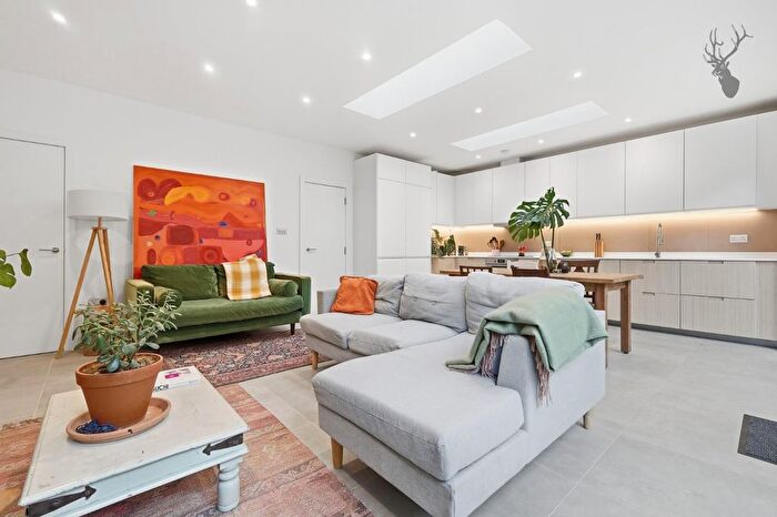 4 Bedroom Property To Rent In Felstead Street, Hackney Wick, E9