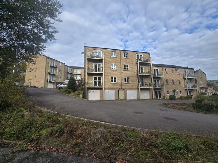 58 Bedroom Property For Sale In Sowerby Bridge, HX6