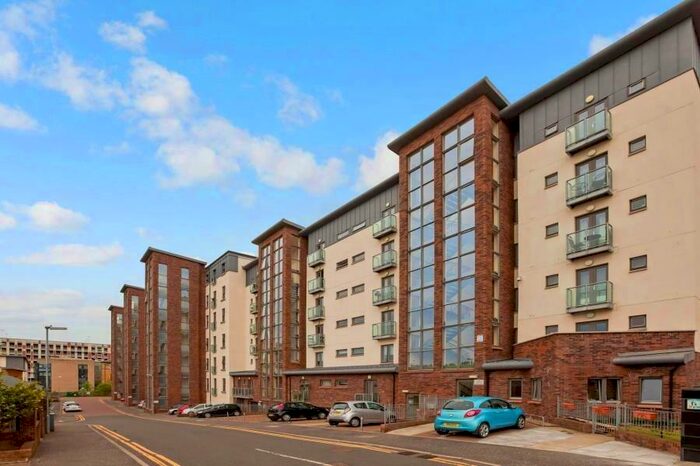 2 Bedroom Flat To Rent In Duke Wynd, Drygate, G4