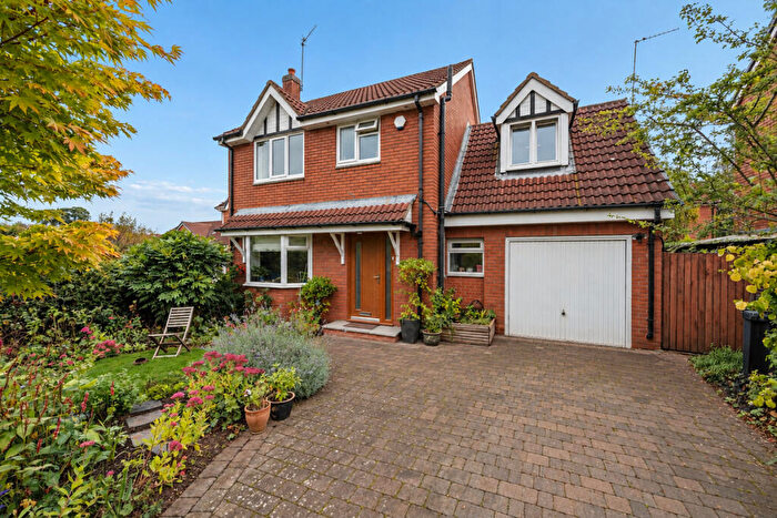 3 Bedroom Detached House For Sale In The Spinney, Moortown, Leeds, LS17