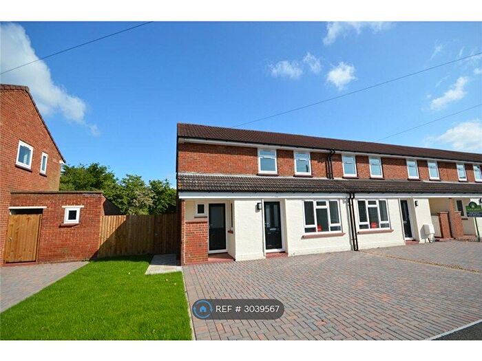 3 Bedroom Terraced House To Rent In Beavers Crescent, Hounslow, TW4