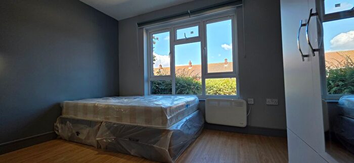 Studio To Rent In Medhurst Crescent, Gravesend, DA12