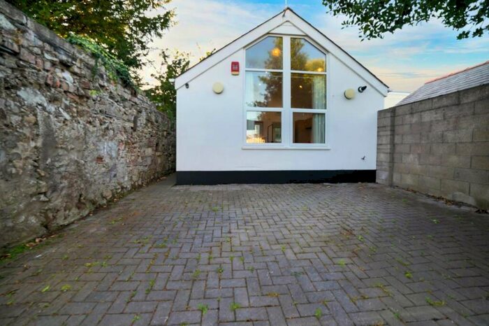 1 Bedroom Coach House To Rent In Old Church Road, Whitchurch, Cardiff, CF14