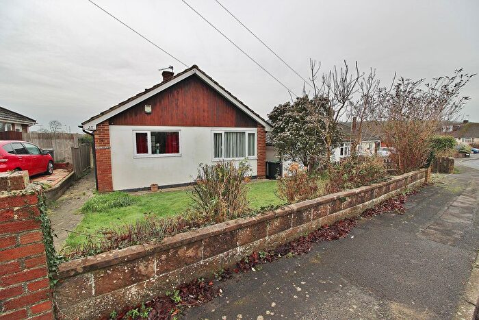 2 Bedroom Detached Bungalow For Sale In Ash Close, Cowplain, PO8
