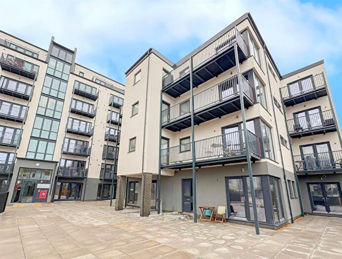 2 Bedroom Flat To Rent In Martin Court, Hastings, TN34