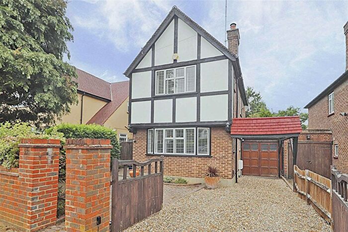 3 Bedroom Property For Sale In Park Avenue, Ruislip, HA4