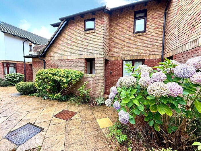 2 Bedroom Retirement Property For Sale In Garden Mews, Warsash, SO31