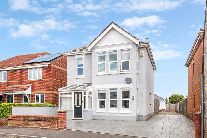 3 Bedroom Detached House For Sale In Pine Road, Bournemouth, BH9
