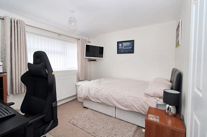 3 Bedroom End Of Terrace House For Sale In Firs Close, Hazlemere, High Wycombe, HP15