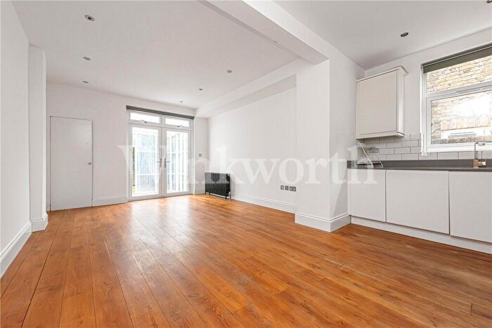 3 Bedroom Apartment To Rent In Ridley Road, London, NW10