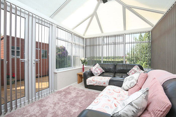 4 Bedroom Detached House For Sale In The Aspens, Kingsbury, B78