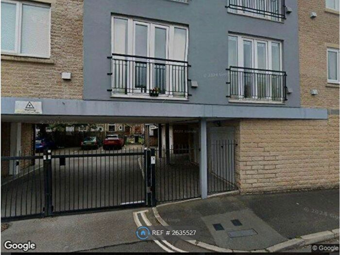 2 Bedroom Flat To Rent In Garden Court, Ramsbottom, Bury, BL0