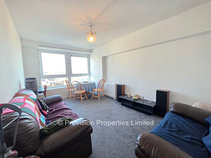 2 Bedroom Flat To Rent In Lovell Park Grange, City Centre, Leeds, LS7