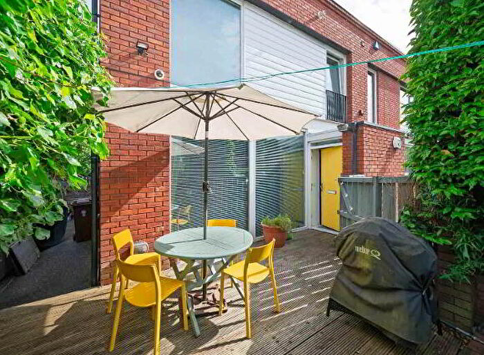 2 Bedroom Apartments For Sale In Cabin Hill Close, Upper Newtownards Road, Belfast, BT4
