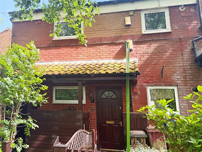 1 Bedroom Flat For Sale In Pendle Drive, Blackburn, Lancashire, BB2