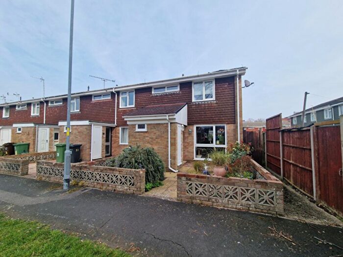 3 Bedroom End Of Terrace House For Sale In Balderton Close, Portsmouth, Hampshire, PO2