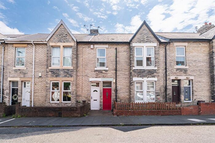 3 Bedroom Flat For Sale In Eighth Avenue, Heaton, Newcastle Upon Tyne, NE6