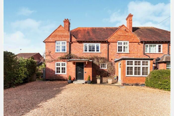 4 Bedroom Semi-Detached House To Rent In Finchampstead Road, Wokingham, RG40