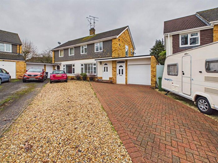 2 Bedroom Semi Detached House For Sale In Lovatt Close, Tilehurst, Reading, RG31