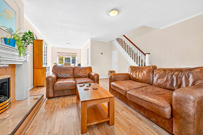 5 Bedroom Terraced House For Sale In Leydon Close, London, SE16