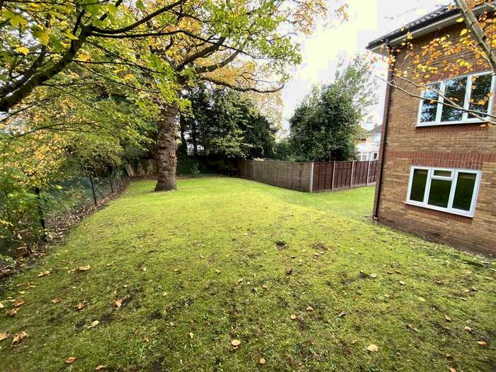 1 Bedroom Flat To Rent In Oakwood Road, Bricket Wood, St. Albans, AL2