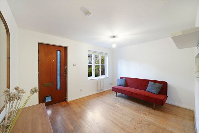 1 Bedroom Flat For Sale In Bunning Way, London, N7