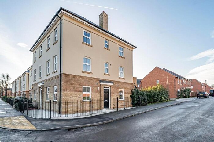 4 Bedroom Town House For Sale In Albuhera Road, Wellesley, Aldershot, GU11