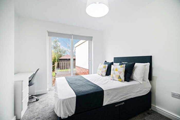 5 Bedroom Detached House To Rent In Wollaton Road, Nottingham, NG8