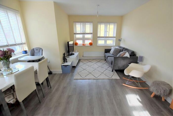 2 Bedroom Flat For Sale In Frome Road, Radstock, BA3