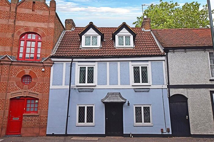 4 Bedroom Terraced House For Sale In Thames Street, Hampton, TW12