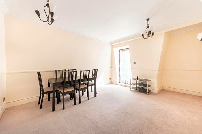 2 Bedroom Flat To Rent In Roxborough Park, Harrow, HA1