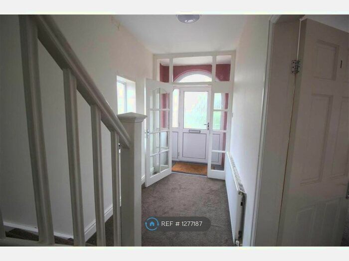 3 Bedroom Semi-Detached House To Rent In Garstang Road, Preston PR2