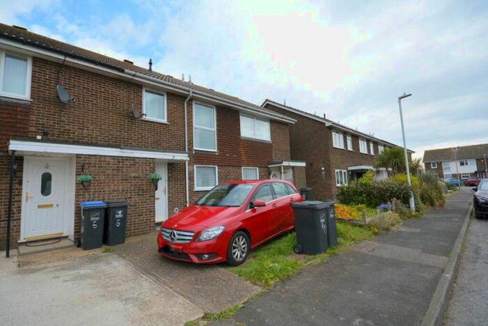 2 Bedroom House To Rent In St Francis Close, Margate, CT9