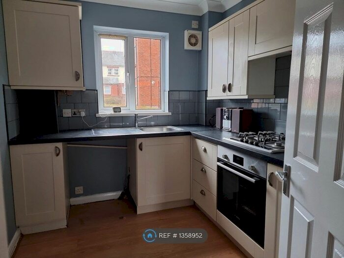 2 Bedroom Flat To Rent In Cobbett Court, Southampton, SO18