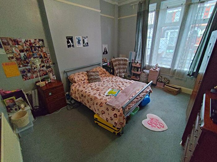 6 Bedroom House To Rent In Mackintosh Place, Cathays, Cardiff, CF24