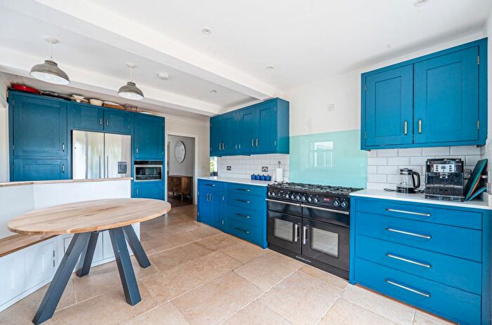 4 Bedroom Detached House For Sale In Hollybush Lane, Burghfield Common, Reading, Berkshire, RG7