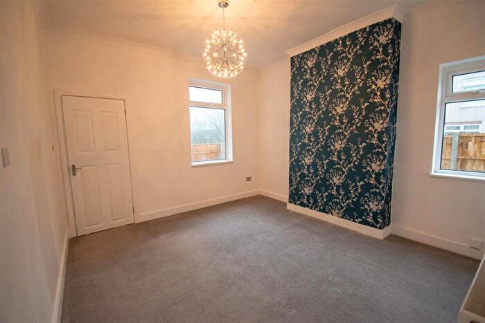 3 Bedroom End Of Terrace House For Sale In Havelock Street, Ripley, DE5