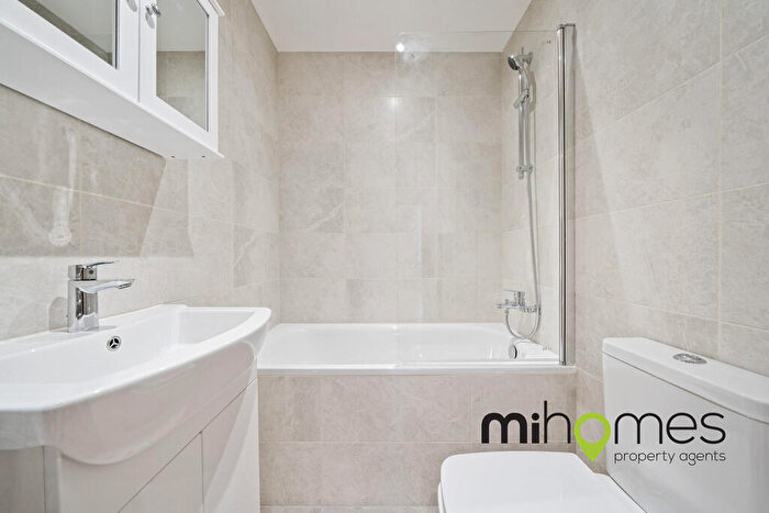 2 Bedroom Apartment To Rent In Kingsway, Finchley, N12