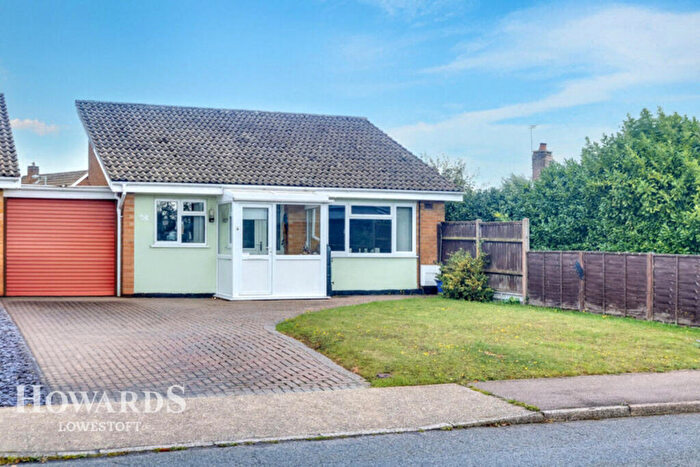 2 Bedroom Detached Bungalow For Sale In Burnt Hill Way, Lowestoft, NR33