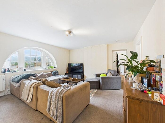 1 Bedroom Flat To Rent In Dale House, Market Place, Wirksworth, DE4