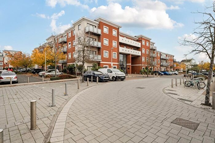 2 Bedroom Flat For Sale In Rushley Way, Reading, RG2