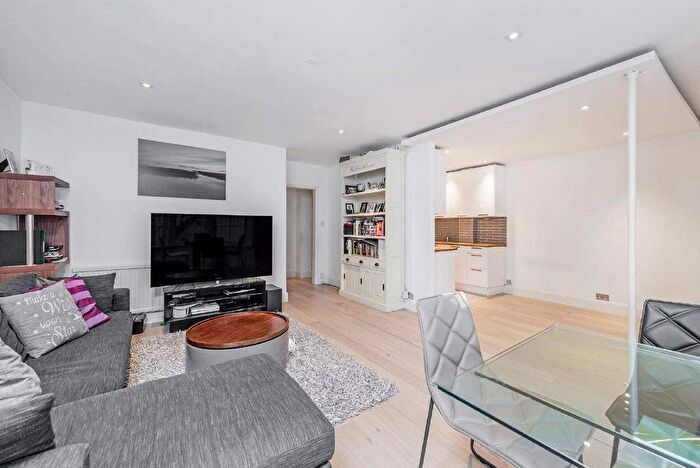 2 Bedroom Flat For Sale In Gloucester Terrace, London, W2