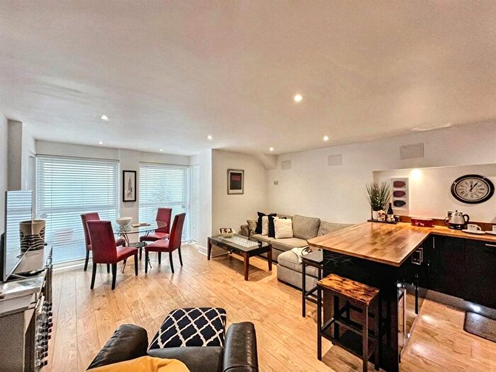 2 Bedroom Flat For Sale In Compton Street, Eastbourne, BN21