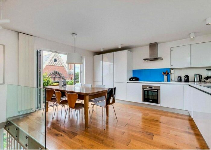 3 Bedroom Flat To Rent In Philbeach Gardens, Earls Court, London, SW5