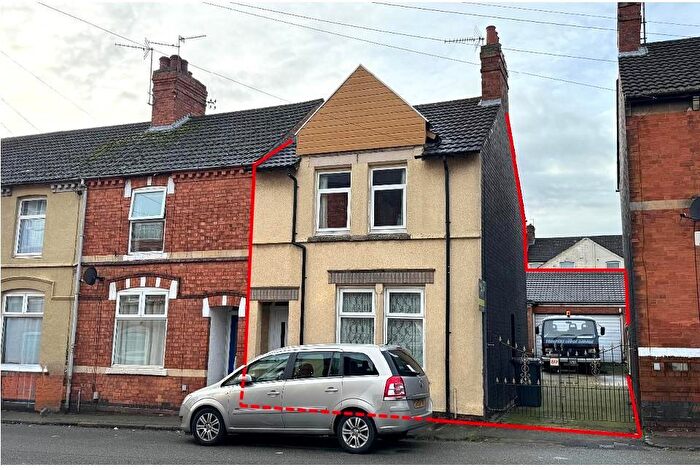 3 Bedroom End Of Terrace House For Sale In Tresham Street, Kettering, NN16