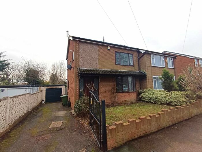 3 Bedroom Semi-Detached House To Rent In Fearnville Drive, Leeds, West Yorkshire, Uk, LS8