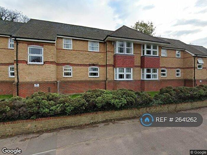 2 Bedroom Flat To Rent In Nags Head Close, Hertford, SG13