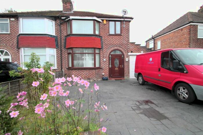 3 Bedroom Semi-Detached House To Rent In Ashlands Road, Timperley, WA15