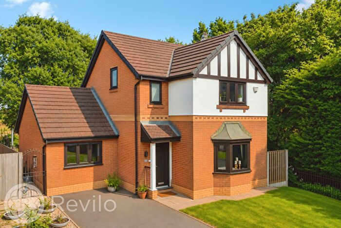 3 Bedroom Detached House For Sale In Tarnside Close, Rochdale, OL16